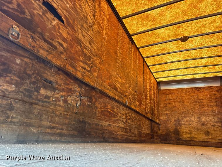 image for item DW6553 1995 International  4700 box truck