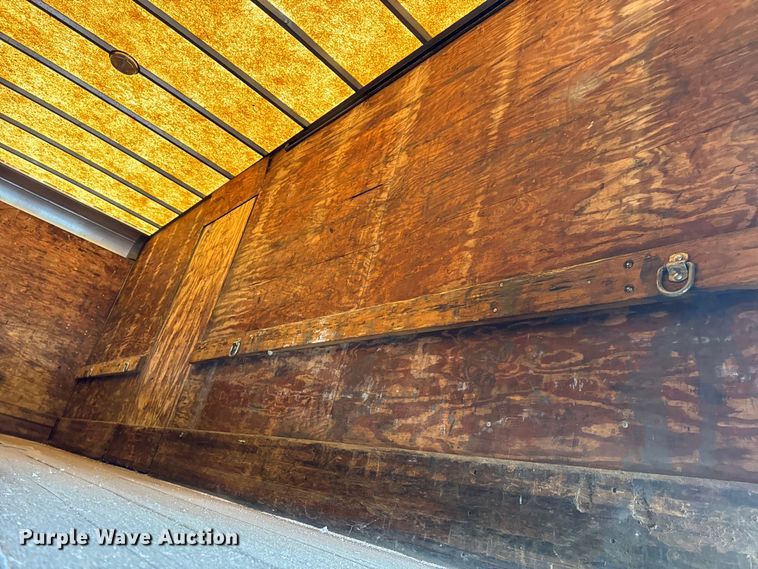 image for item DW6553 1995 International  4700 box truck