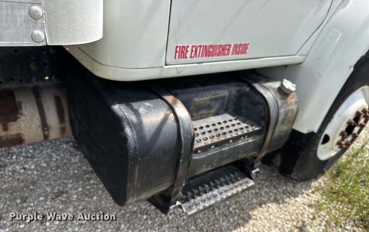 image for item DW6553 1995 International  4700 box truck