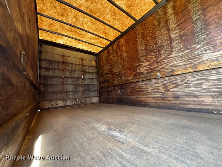 image for item DW6553 1995 International  4700 box truck