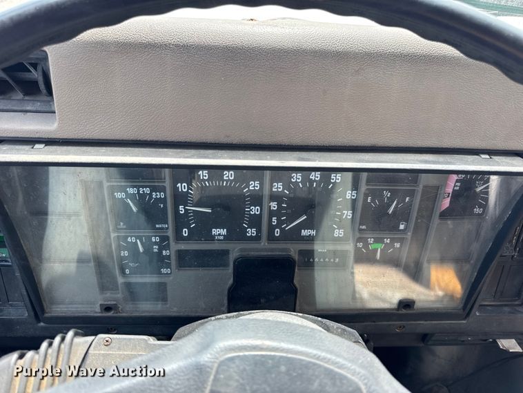 image for item DW6553 1995 International  4700 box truck