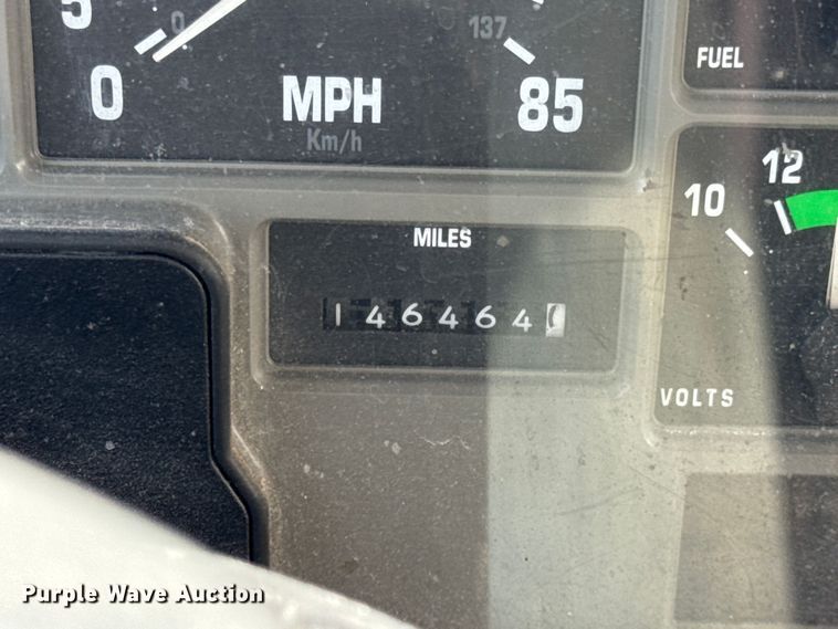 image for item DW6553 1995 International  4700 box truck