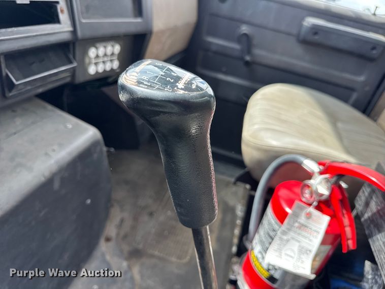 image for item DW6553 1995 International  4700 box truck