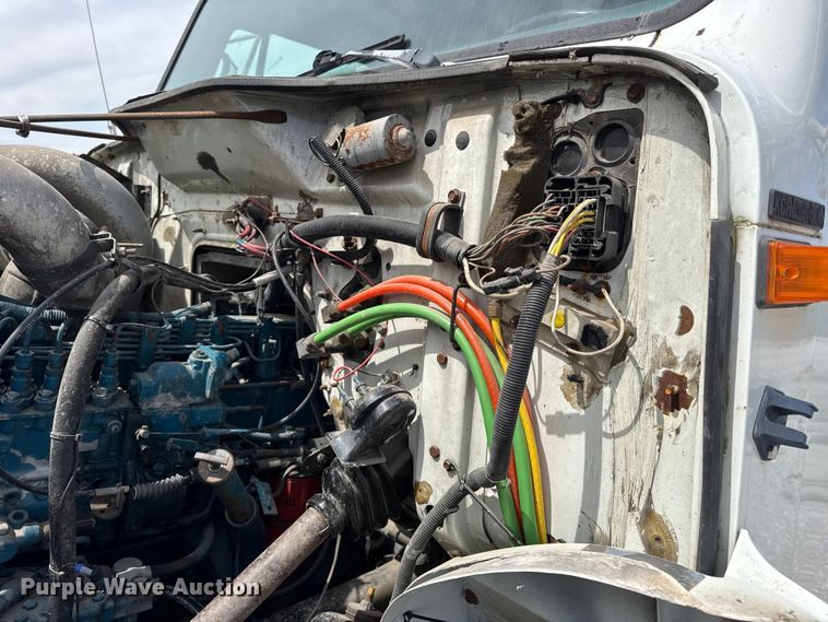 image for item DW6553 1995 International  4700 box truck