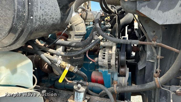 image for item DW6553 1995 International  4700 box truck