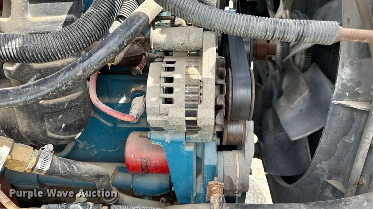 image for item DW6553 1995 International  4700 box truck