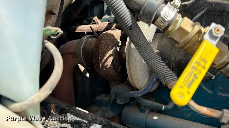 image for item DW6553 1995 International  4700 box truck