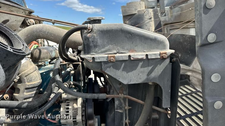 image for item DW6553 1995 International  4700 box truck