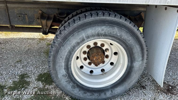 image for item DW6553 1995 International  4700 box truck