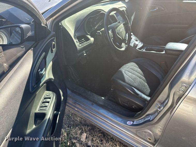 image for item DX3894 2016 Chrysler 200 S 