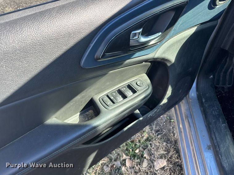 image for item DX3894 2016 Chrysler 200 S 