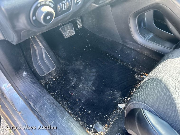 image for item DX3894 2016 Chrysler 200 S 