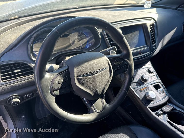 image for item DX3894 2016 Chrysler 200 S 