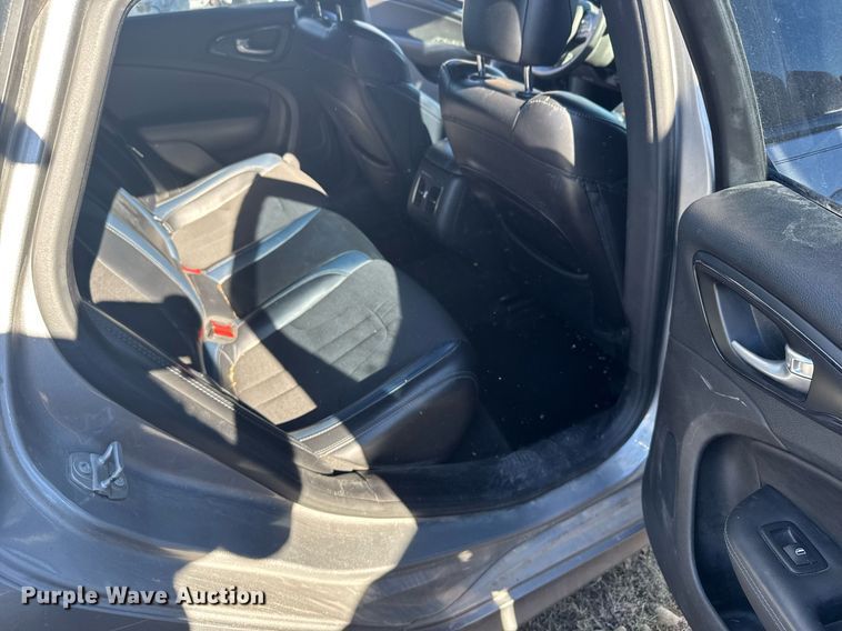 image for item DX3894 2016 Chrysler 200 S 