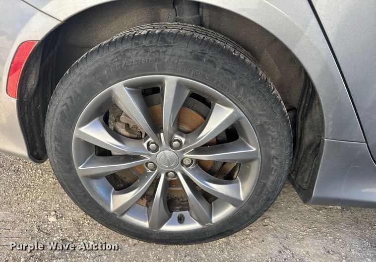 image for item DX3894 2016 Chrysler 200 S 