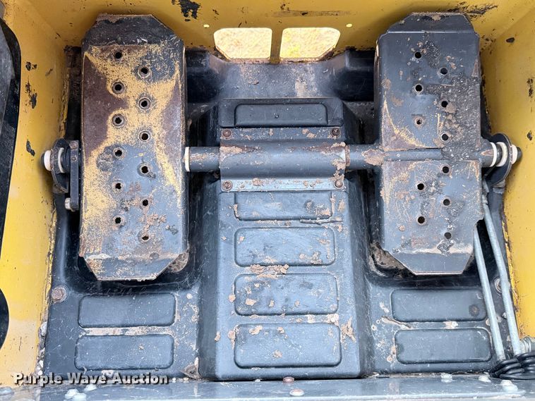 image for item DX5753 2018 New Holland L228 skid steer loader