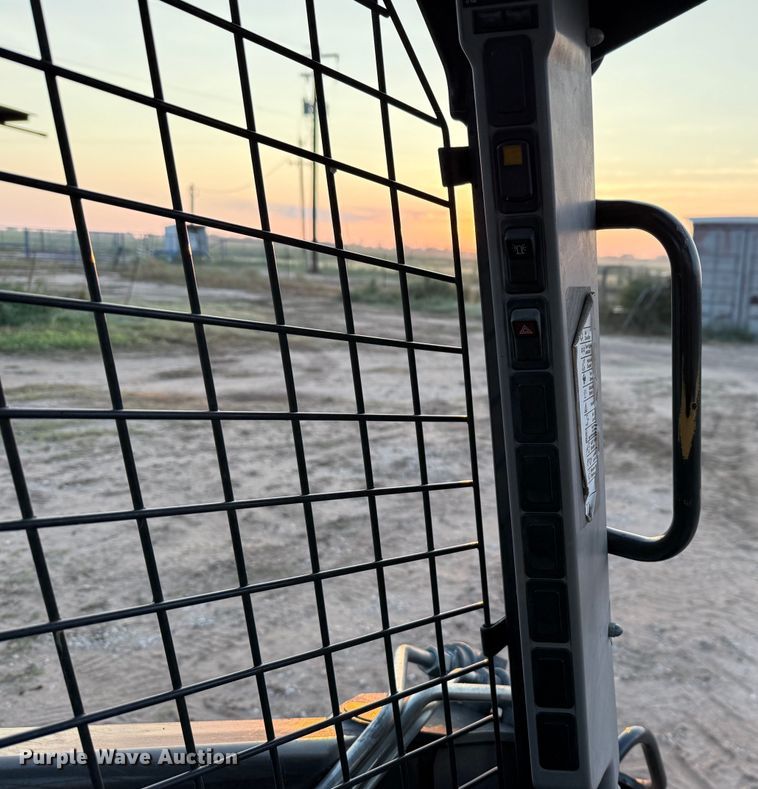 image for item DX5753 2018 New Holland L228 skid steer loader