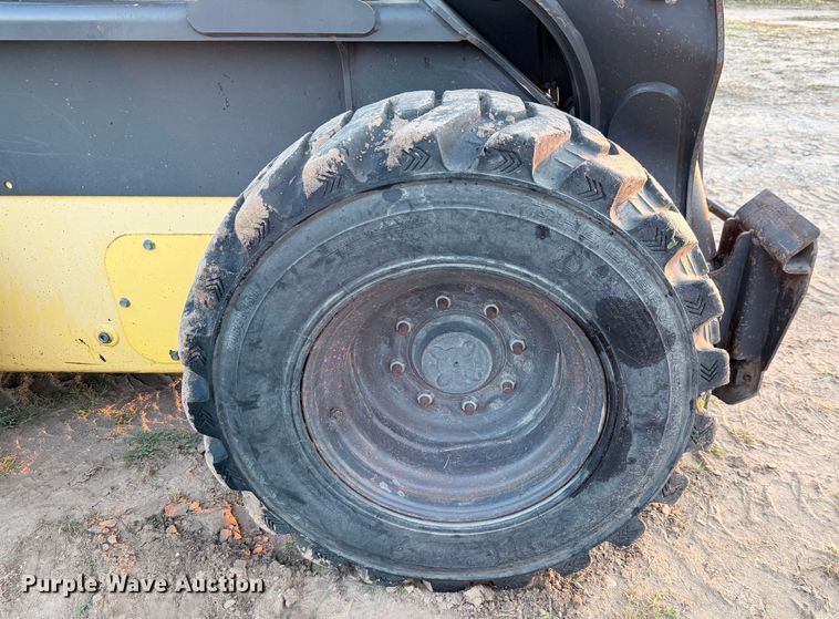 image for item DX5753 2018 New Holland L228 skid steer loader