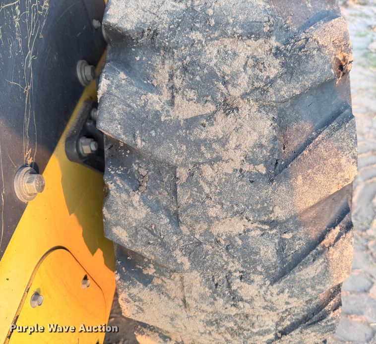 image for item DX5753 2018 New Holland L228 skid steer loader