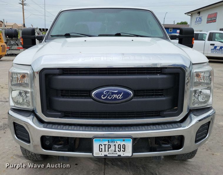 image for item DX6994 2016 Ford F250 Super Duty Crew Cab pickup truck