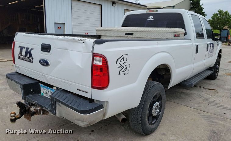 image for item DX6994 2016 Ford F250 Super Duty Crew Cab pickup truck