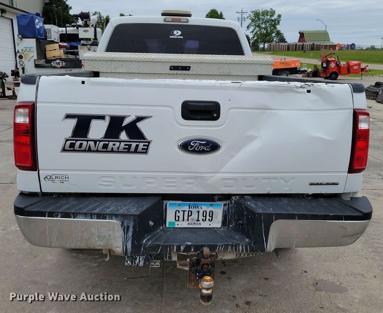 image for item DX6994 2016 Ford F250 Super Duty Crew Cab pickup truck