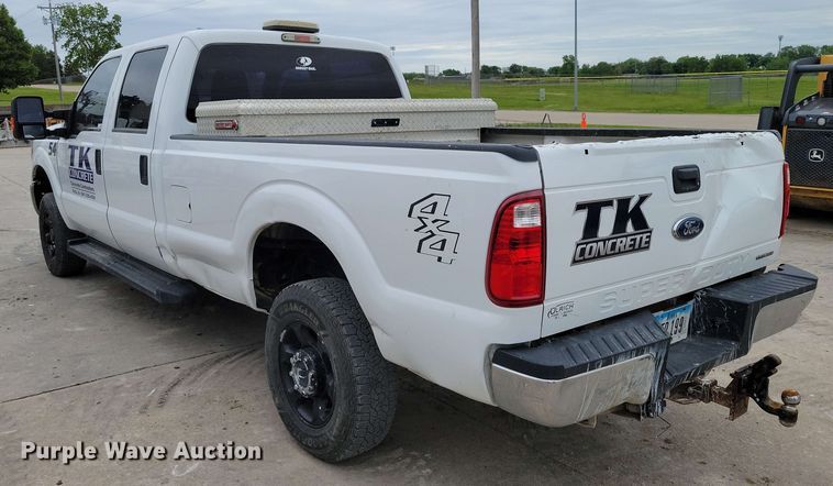 image for item DX6994 2016 Ford F250 Super Duty Crew Cab pickup truck