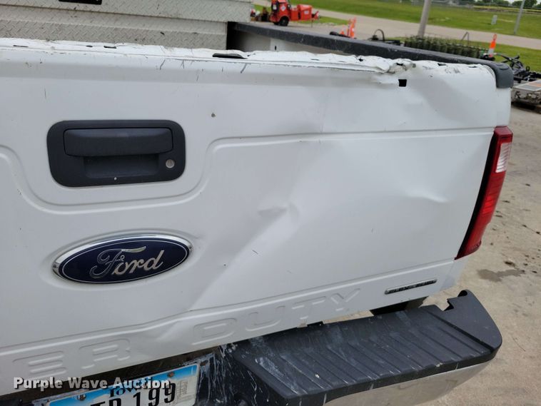 image for item DX6994 2016 Ford F250 Super Duty Crew Cab pickup truck