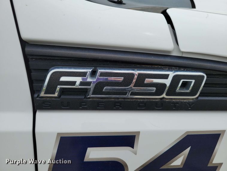 image for item DX6994 2016 Ford F250 Super Duty Crew Cab pickup truck