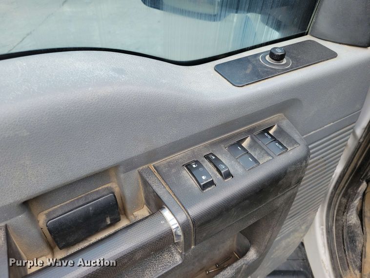 image for item DX6994 2016 Ford F250 Super Duty Crew Cab pickup truck