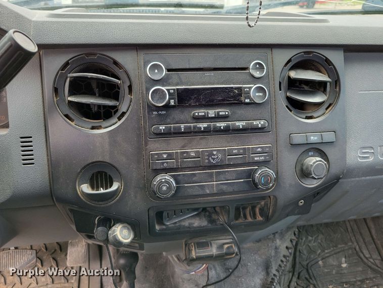 image for item DX6994 2016 Ford F250 Super Duty Crew Cab pickup truck