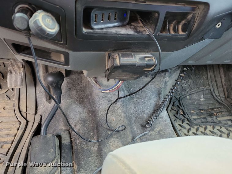 image for item DX6994 2016 Ford F250 Super Duty Crew Cab pickup truck