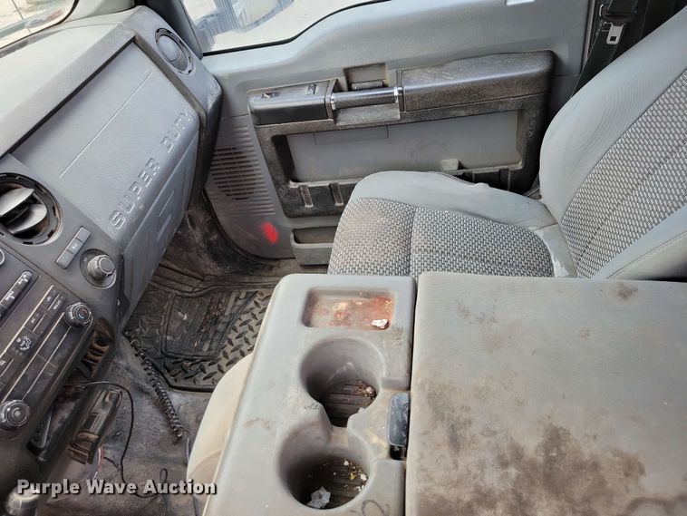 image for item DX6994 2016 Ford F250 Super Duty Crew Cab pickup truck