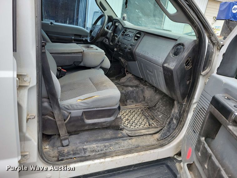 image for item DX6994 2016 Ford F250 Super Duty Crew Cab pickup truck