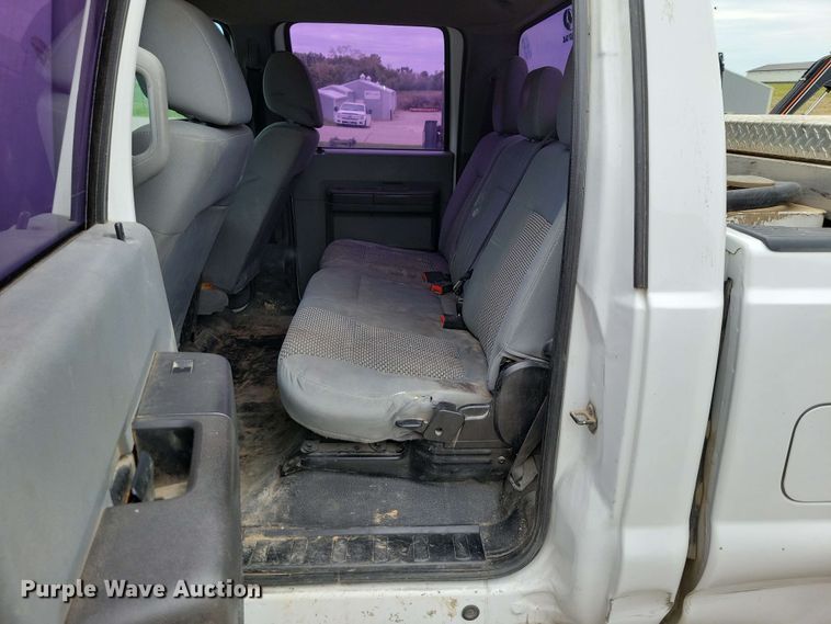 image for item DX6994 2016 Ford F250 Super Duty Crew Cab pickup truck