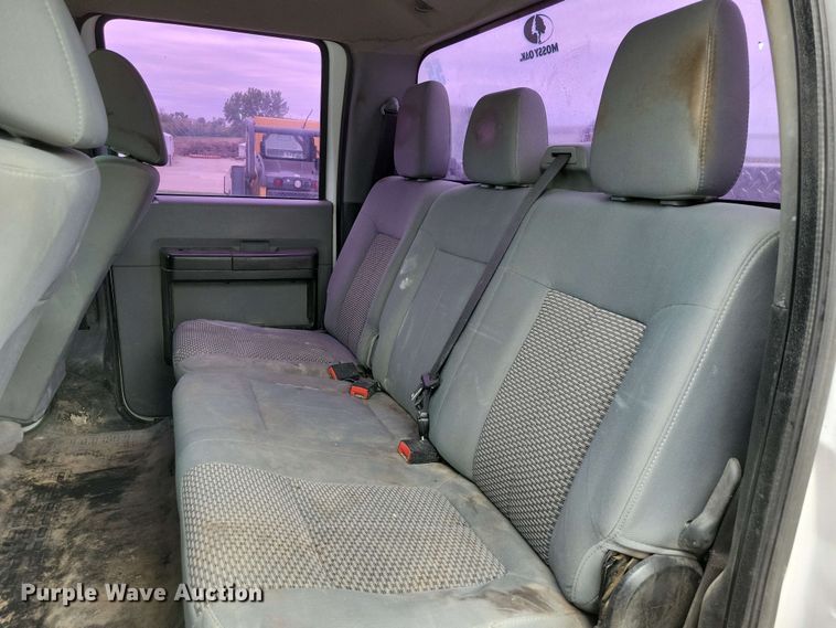 image for item DX6994 2016 Ford F250 Super Duty Crew Cab pickup truck