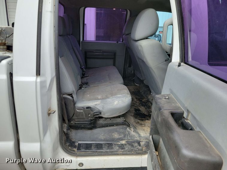 image for item DX6994 2016 Ford F250 Super Duty Crew Cab pickup truck