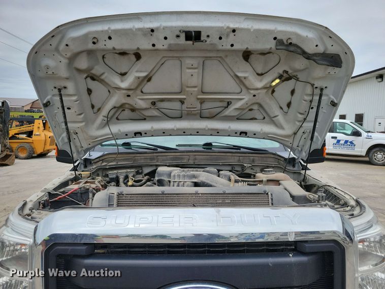 image for item DX6994 2016 Ford F250 Super Duty Crew Cab pickup truck