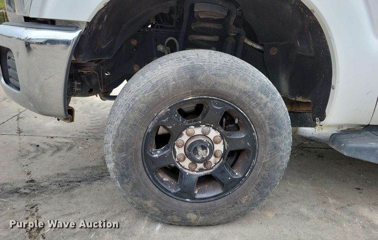 image for item DX6994 2016 Ford F250 Super Duty Crew Cab pickup truck