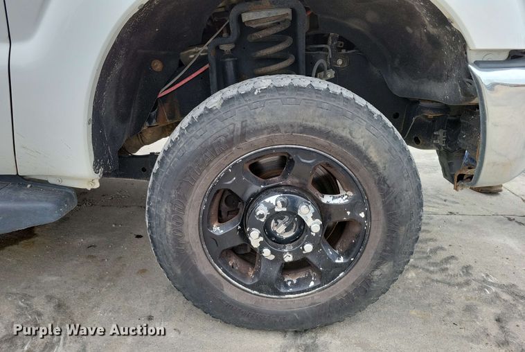 image for item DX6994 2016 Ford F250 Super Duty Crew Cab pickup truck