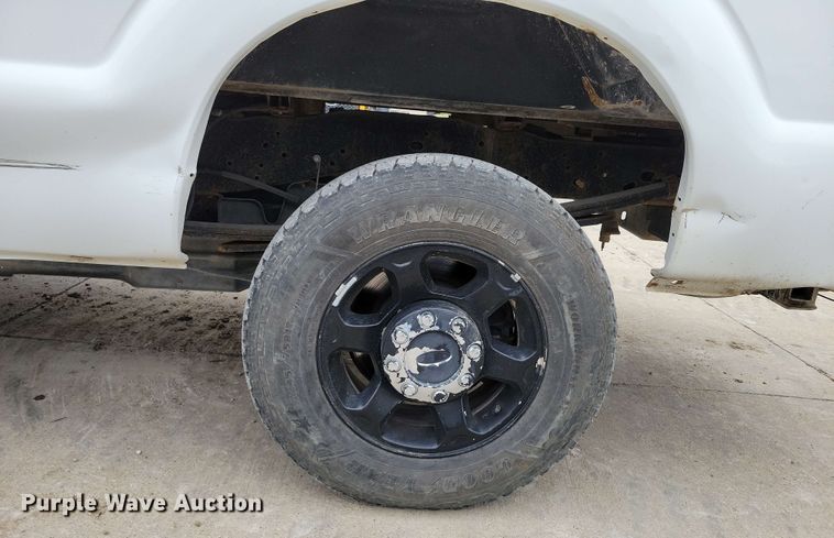 image for item DX6994 2016 Ford F250 Super Duty Crew Cab pickup truck