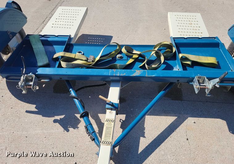 image for item DX7419 2006 Stehl Tow car dolly