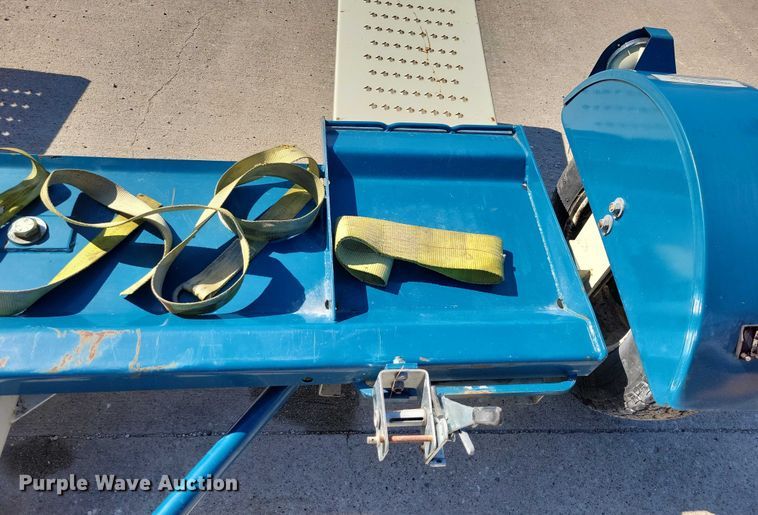 image for item DX7419 2006 Stehl Tow car dolly