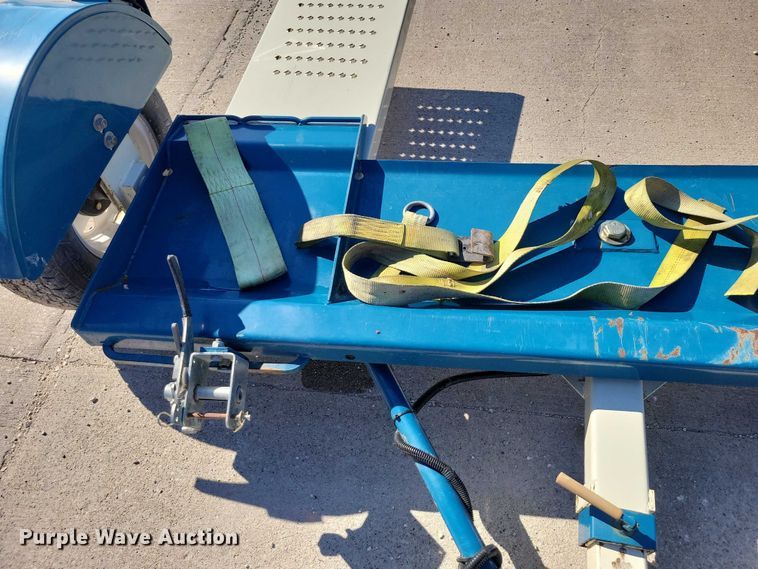 image for item DX7419 2006 Stehl Tow car dolly