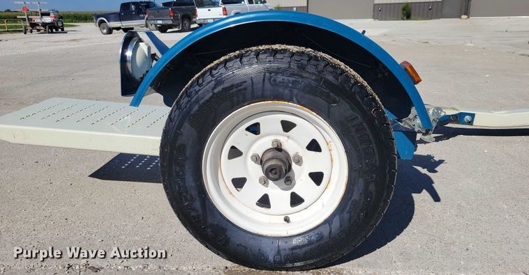 image for item DX7419 2006 Stehl Tow car dolly