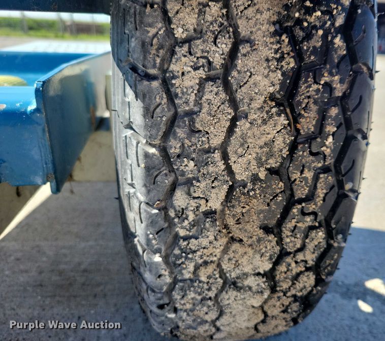 image for item DX7419 2006 Stehl Tow car dolly