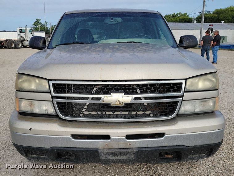image for item DX7428 2006 Chevrolet  Silverado 1500 Crew Cab pickup truck