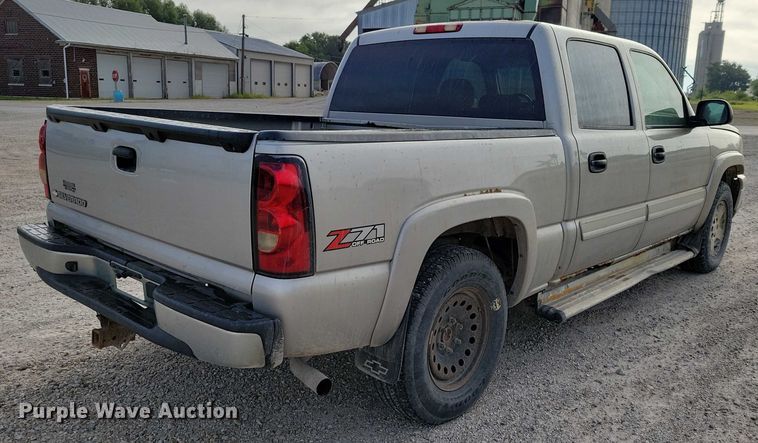 image for item DX7428 2006 Chevrolet  Silverado 1500 Crew Cab pickup truck
