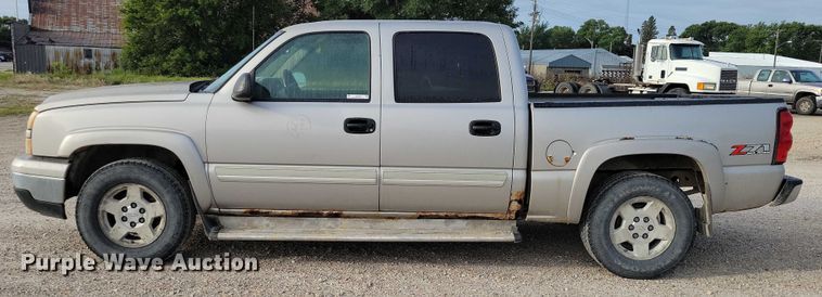 image for item DX7428 2006 Chevrolet  Silverado 1500 Crew Cab pickup truck