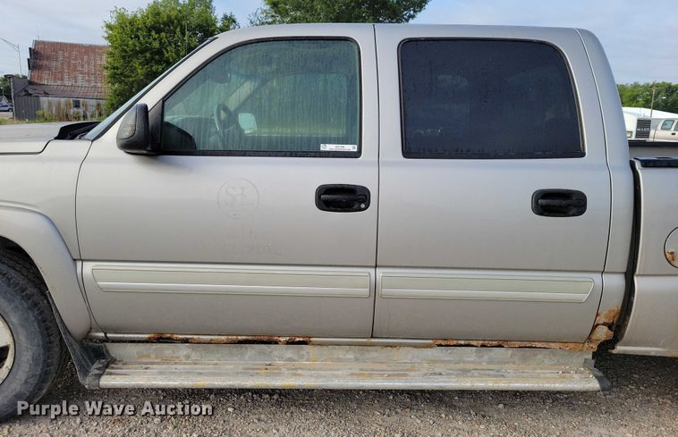 image for item DX7428 2006 Chevrolet  Silverado 1500 Crew Cab pickup truck